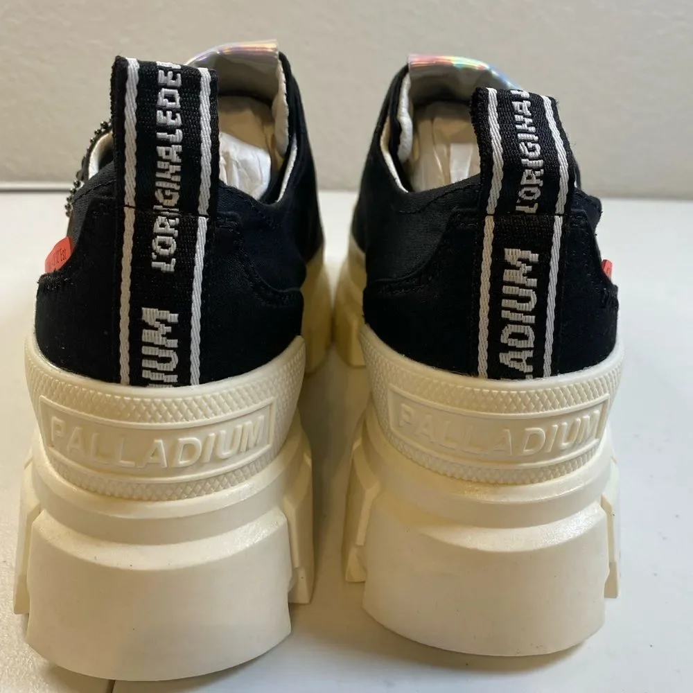 NIB Palladium Women’s Revolt Lo TX Black White Chunky Sole Sneaker Shoe - Size 8